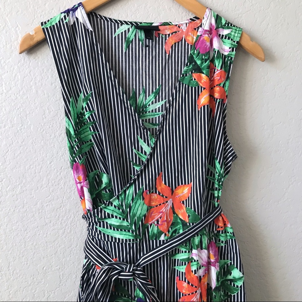 💫WHO WHAT WEAR Tropical Wrap Asymmetrical Dress M - Picture 3 of 9
